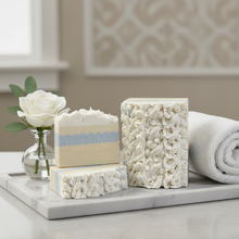 (2 extremos cortados a la IZQUIERDA) Suéter de invierno ~ Jabón en barra de leche de cabra elaborado a mano con proceso en frío