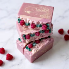 Berry Twist ~ Jabón elaborado en frío hecho a mano
