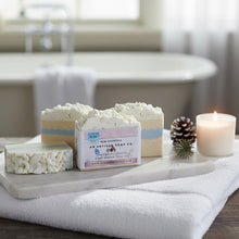 (2 extremos cortados a la IZQUIERDA) Suéter de invierno ~ Jabón en barra de leche de cabra elaborado a mano con proceso en frío