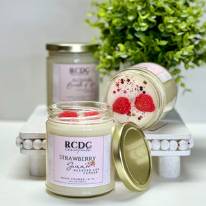 Strawberry scent soy candle