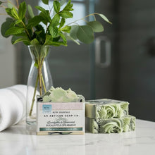 Jabón artesanal de eucalipto y menta verde elaborado en frío