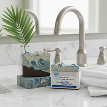 Jabón en barra de leche de cabra elaborado a mano con proceso en frío de madera de teca caribeña (para él)